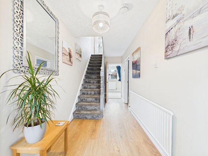 4 Bedroom Detached House For Sale In Glendon Close, Market Drayton, Shropshire, TF9