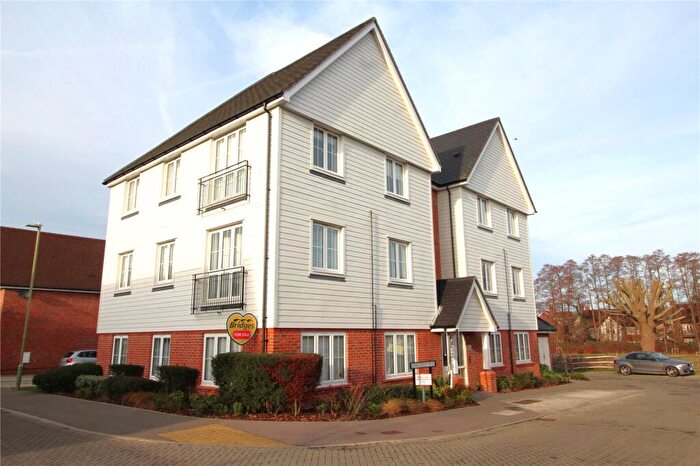 2 Bedroom Flat For Sale In Almond House, Mulberry Walk, Fleet, GU51