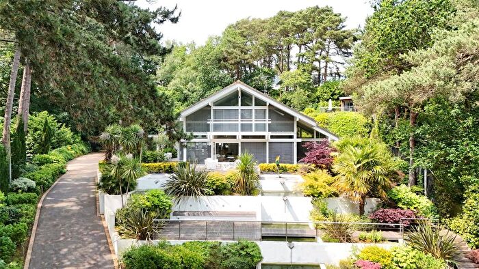 4 Bedroom Detached House For Sale In Bingham Avenue, Poole, Dorset, BH14
