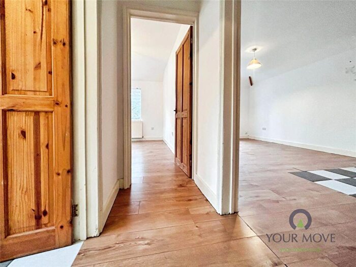 1 Bedroom Flat To Rent In Kings Road, London Colney, St. Albans, Hertfordshire, AL2