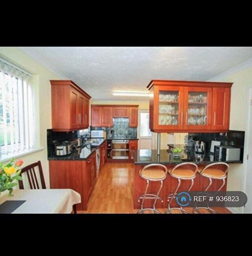 3 Bedroom Terraced House To Rent In Holmscroft Road, Luton, LU3