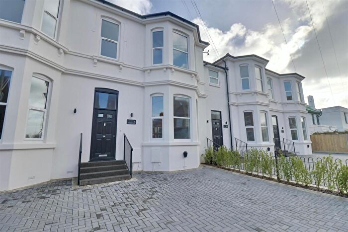 4 Bedroom Terraced House For Sale In Spencer Road, Southsea, PO4