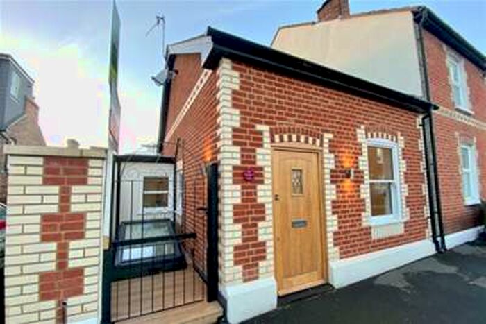 2 Bedroom House To Rent In George Road, Guildford, GU1