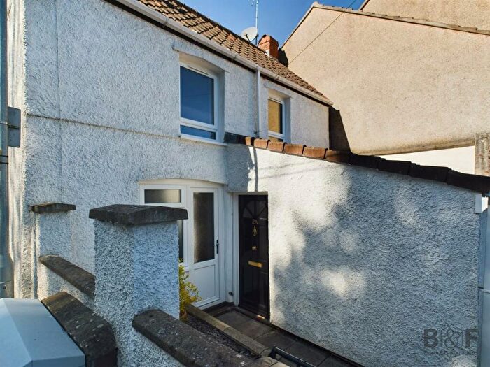 2 Bedroom Maisonette To Rent In St James Street, Mangotsfield, BS16