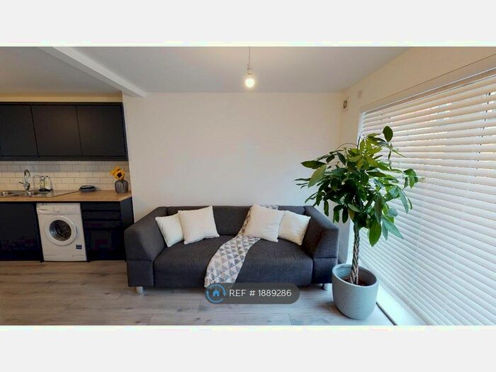 7 Bedroom Terraced House To Rent In St. Pauls Road, Southsea, PO5