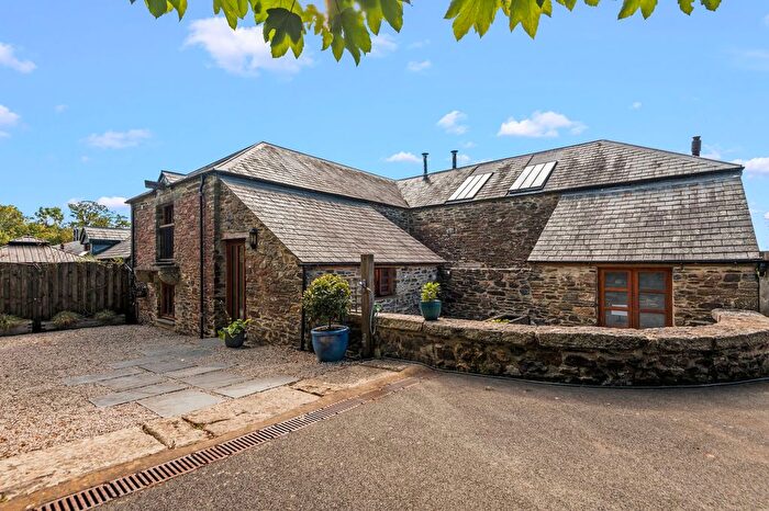 4 Bedroom Barn Conversion For Sale In Week, Tavistock, PL19