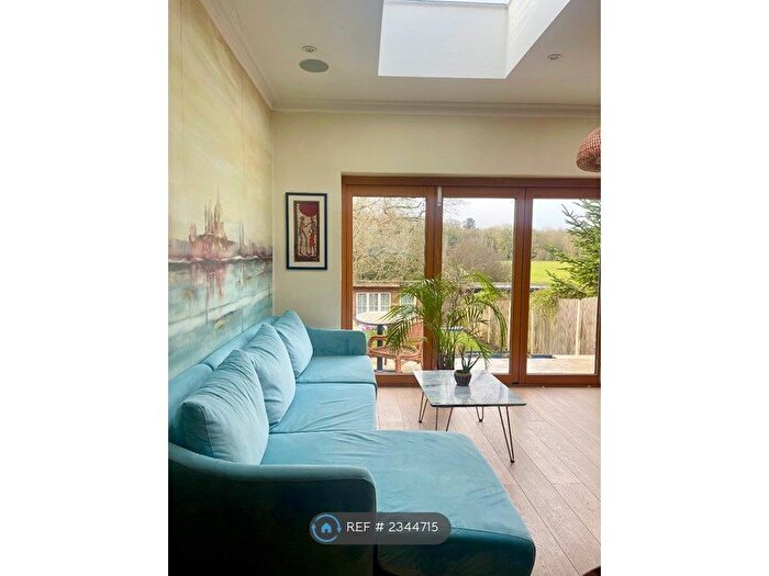 3 Bedroom Terraced House To Rent In Barrenger Road, London, N10