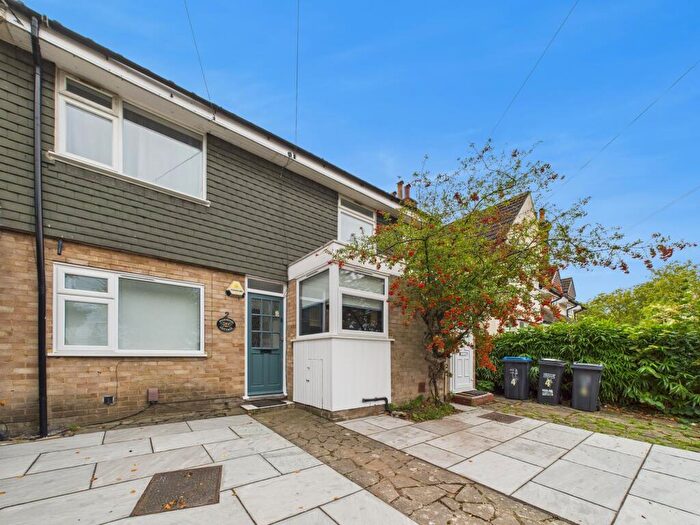 2 Bedroom Ground Maisonette To Rent In Kensington Avenue, Norbury, CR7