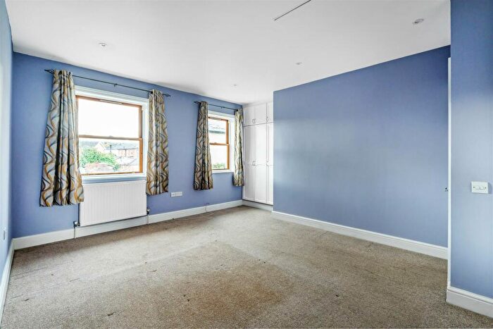 4 Bedroom Detached House For Sale In Poplar Road, Leatherhead, KT22