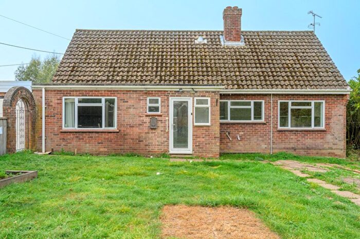 4 Bedroom Detached Bungalow For Sale In Greenways Close, Flordon, NR15