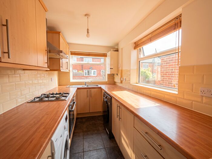 3 Bedroom House To Rent In Cromwell Street - Bed, City Centre, East Midlands, NG7