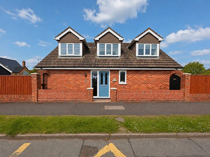 3 Bedroom Bungalow For Sale In Priors Close, New Waltham, Grimsby, Lincolnshire, DN36