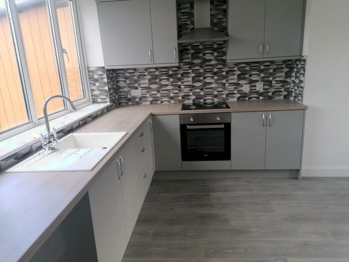 3 Bedroom Semi-Detached House To Rent In South Avenue, Worksop, S80