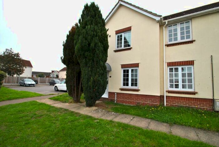3 Bedroom End Of Terrace House To Rent In Dunoon Close, Braintree, CM7
