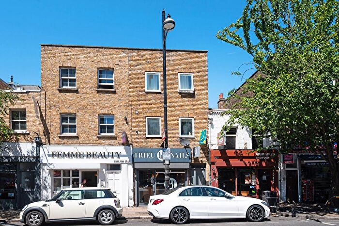 Studio For Sale In Roman Road, Tower Hamlets, London, E2