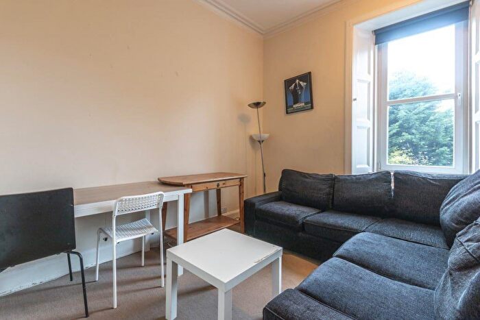 3 Bedroom Flat To Rent In L Dalmeny Street, Edinburgh, EH6