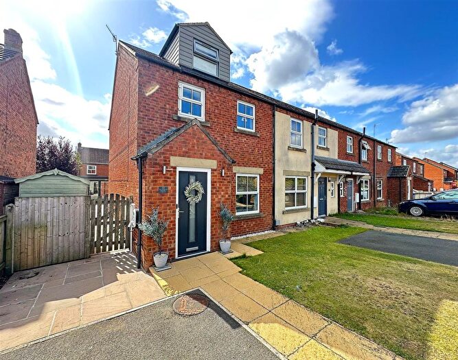 3 Bedroom End Of Terrace House For Sale In Centurion Way, Scarborough, YO12