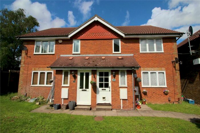2 Bedroom Maisonette To Rent In Brickfield View, Rochester, ME2