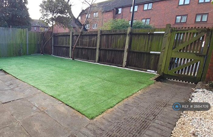 2 Bedroom Flat To Rent In Eastney Road, London, CR0