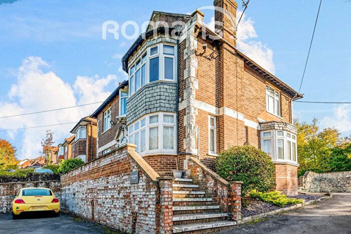 1 Bedroom Flat To Rent In Coningsby Court, High Wycombe, HP13