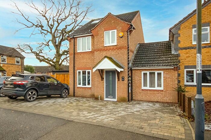 5 Bedroom Link Detached House For Sale In Silverburn Drive, Oakwood, DE21