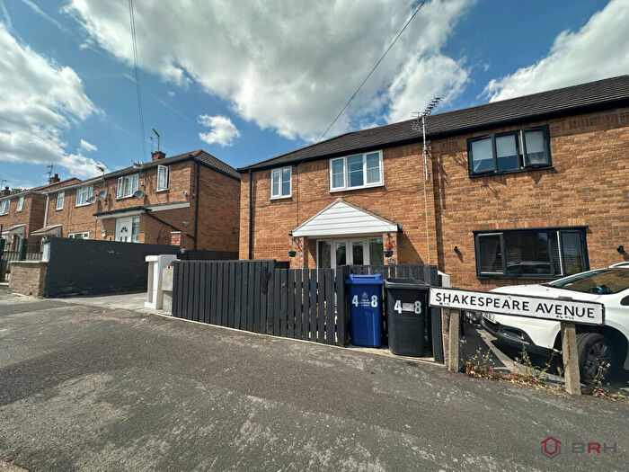 4 Bedroom Semi-Detached House To Rent In Shakespeare Avenue, Doncaster, DN6