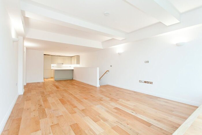 1 Bedroom Flat To Rent In Western Avenue, Perivale, Greenford, UB6