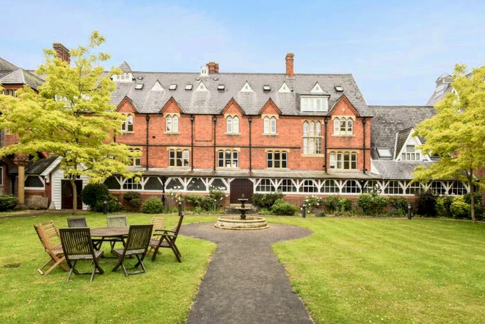 2 Bedroom Apartment To Rent In Hatch Lane Windsor, SL4