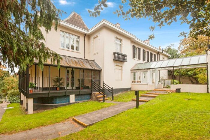 1 Bedroom Retirement Property For Sale In Church Road, London, SE19