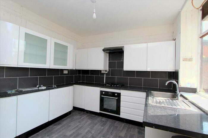 4 Bedroom End Of Terrace House To Rent In Cavendish Place, Blackburn, Blackburn, BB2