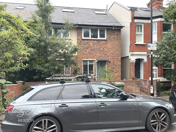 2 Bedroom Maisonette For Sale In Pentney Road, London, SW12