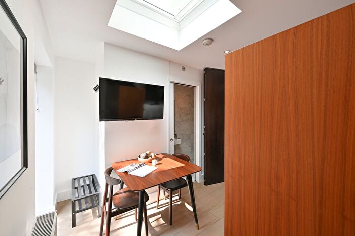 Studio To Rent In Dennington Park Road, London, NW6