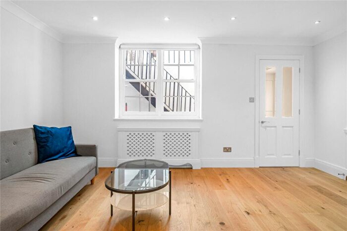 2 Bedroom Apartment For Sale In Danbury Street, Angel, Islington, London, N1