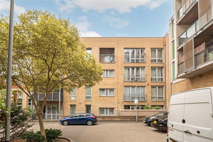 3 Bedroom Flat For Sale In Woodgrange Road, London, E7