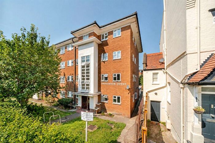 2 Bedroom Flat To Rent In Broughton Road, Ealing, W13