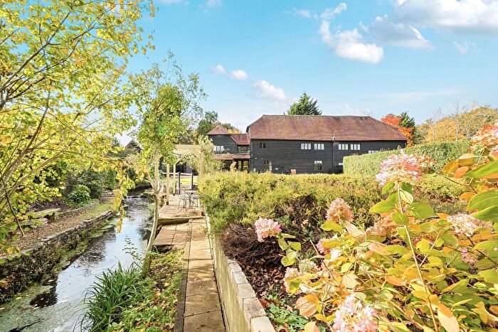 3 Bedroom Barn Conversion To Rent In Hartfield Road, Edenbridge, TN8