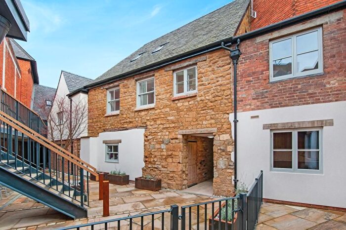 1 Bedroom Flat For Sale In High Street, Banbury, OX16