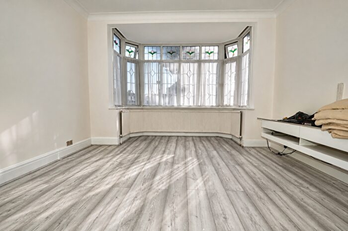 4 Bedroom Semi-Detached House To Rent In Upney Lane, Barking, Essex, IG11