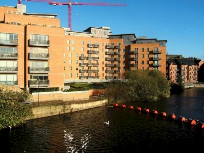 2 Bedroom Flat To Rent In Merchants Quay, East Street, LS9