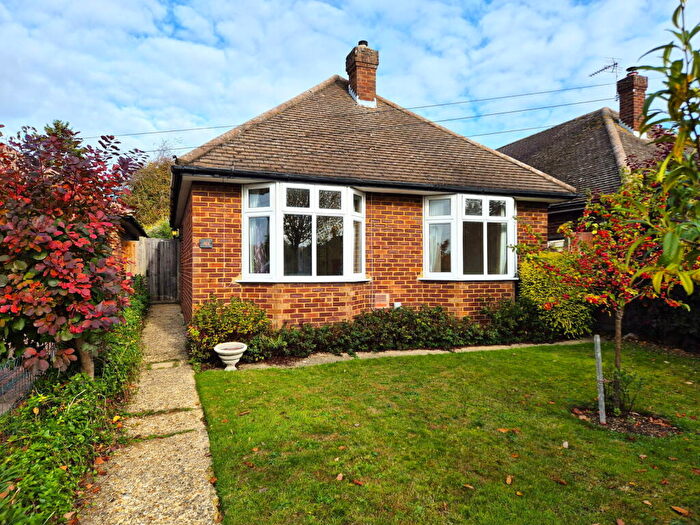 2 Bedroom Detached Bungalow For Sale In Wheat Hill, Letchworth, Hertfordshire, SG6