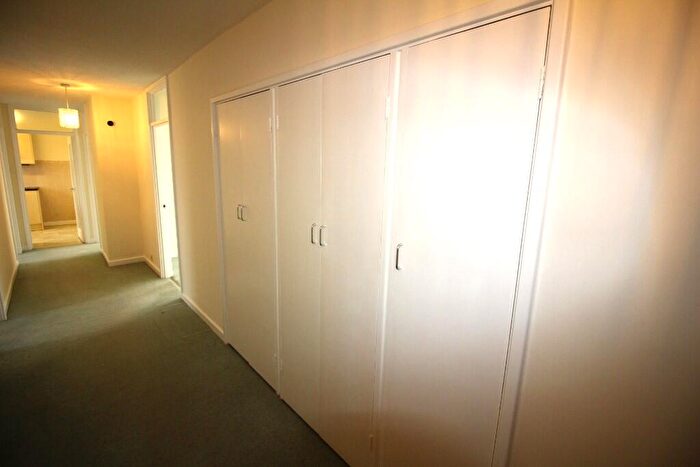 3 Bedroom Flat To Rent In St. Johns Road, Eastbourne, East Sussex, BN20