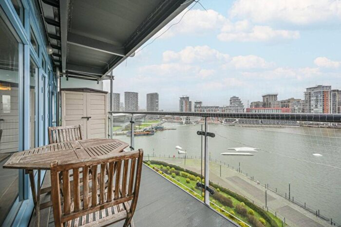 2 Bedroom Flat For Sale In Western Beach, Royal Docks, London, E16