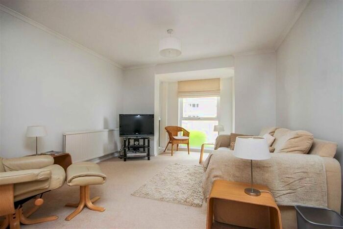 1 Bedroom Flat To Rent In Twickenham Road, Teddington, TW11