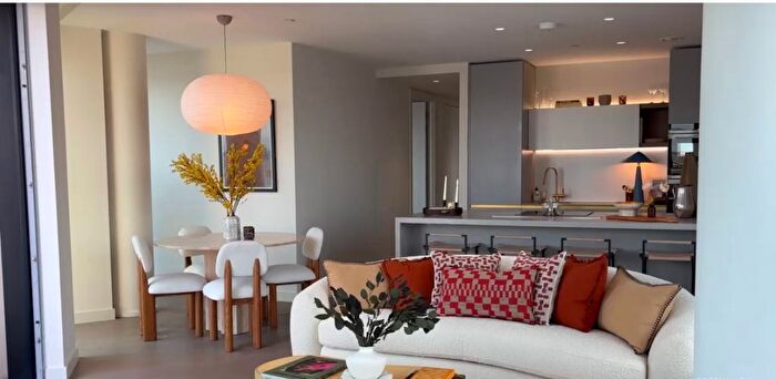 3 Bedroom Flat For Sale In Peninsula Square, London, SE10