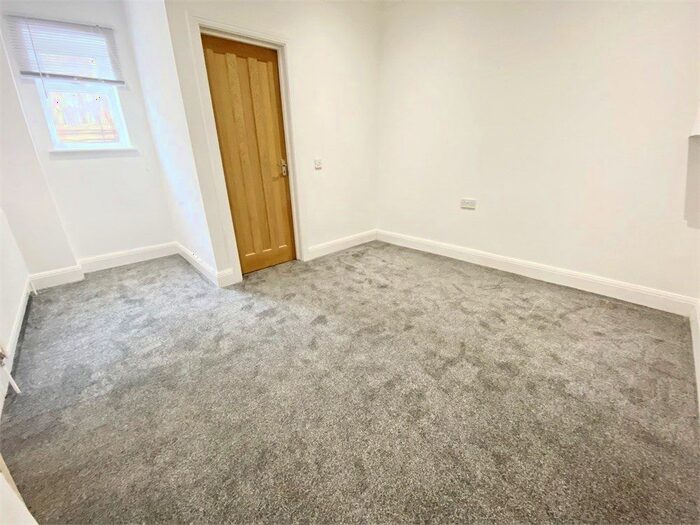 1 Bedroom Flat To Rent In Charminster Road, Bournemouth, Dorset, BH8