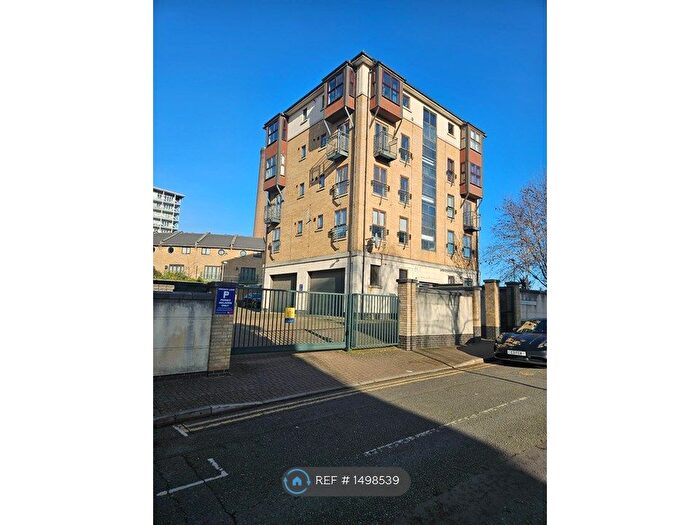 2 Bedroom Flat To Rent In Henry Purcell House, London, E16