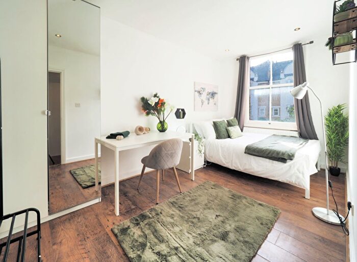 4 Bedroom Flat To Rent In Hetley Rd, London, W12