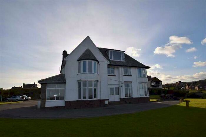 2 Bedroom Flat To Rent In Wheatcroft Avenue, Scarborough, North Yorkshire, YO11