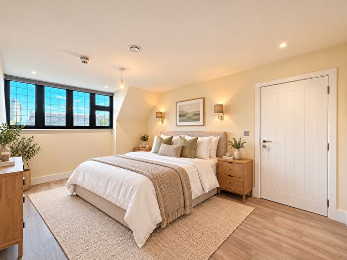1 Bedroom Flat To Rent In Carlyle Road, Ealing, W5