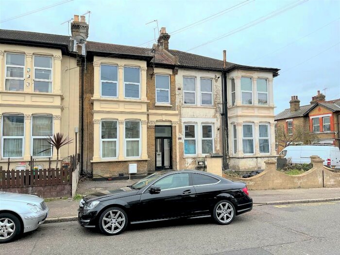 1 Bedroom Flat To Rent In York Road, Southend-On-Sea, Essex, SS1